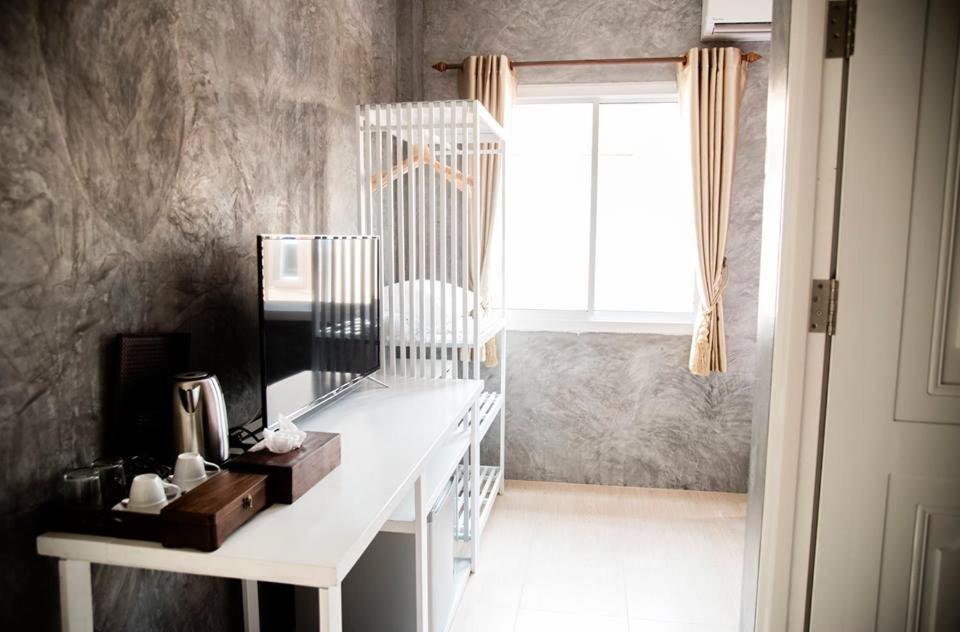 Ban'S Avenue Guesthouse Тау Экстерьер фото