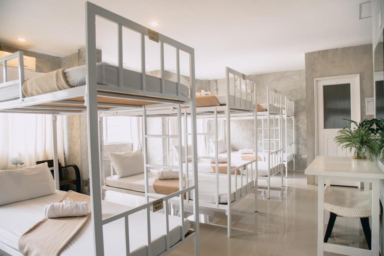Ban'S Avenue Guesthouse Тау Экстерьер фото
